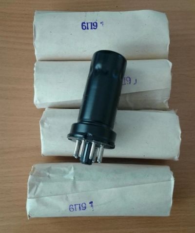 Лот: 3492447. Фото: 1. Радиолампа 6П9 (4 шт) в металлическом... Электронные лампы