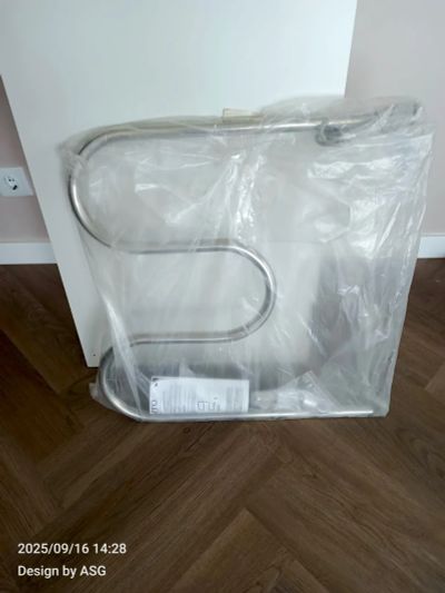 Лот: 25880625. Фото: 1. Полотенце сушитель электрический. Радиаторы отопления, полотенцесушители