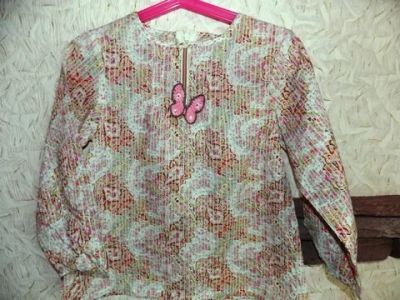 Лот: 11941815. Фото: 1. Туника для девочки цветная с бабочкой... Рубашки, блузки, водолазки