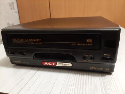 Лот: 19972607. Фото: 1. Видик из девяностых SANYO. Видеомагнитофоны