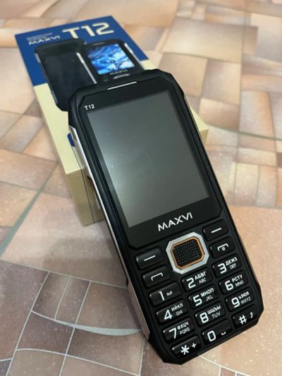 Лот: 25743682. Фото: 1. Телефон MAXVI T12. Кнопочные мобильные телефоны