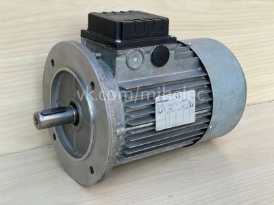 Лот: 24966387. Фото: 1. Электродвигатель Motovario, T90L4... Электродвигатели
