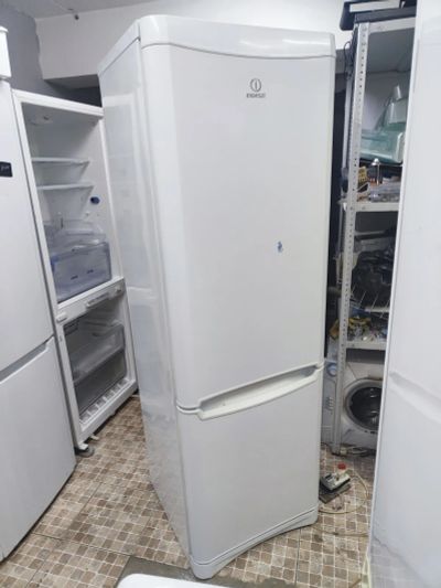 Лот: 21453462. Фото: 1. Холодильник Индезит. Бесплатная... Холодильники, морозильные камеры