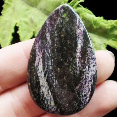 Лот: 6653212. Фото: 1. чароит кулон бусина 47x30x6mm. Драгоценные и поделочные камни