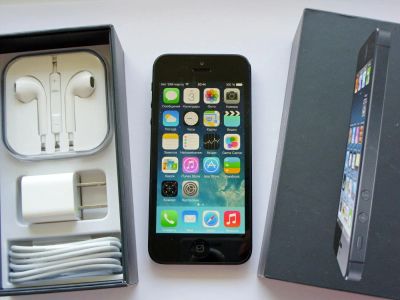 Лот: 4263376. Фото: 1. Apple iPhone 5 32Gb Black. В отличном... Смартфоны
