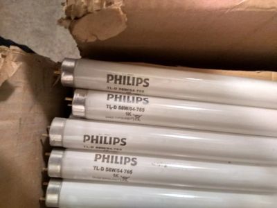 Лот: 9799257. Фото: 1. Лампы люминесцентные Philips TL-D... Лампочки