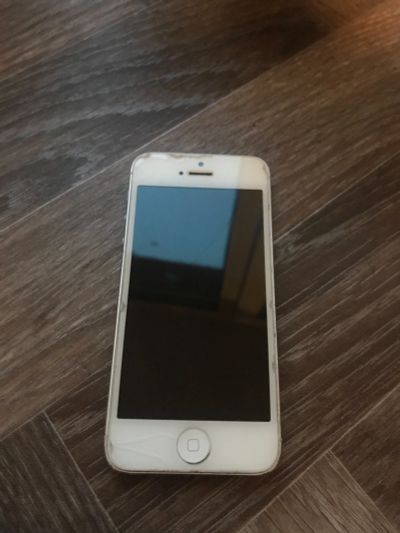 Лот: 12426507. Фото: 1. iPhone 5 16gb white. Смартфоны