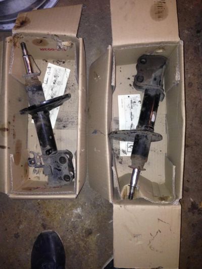 Лот: 6258725. Фото: 1. Б/у стойки с Toyota Avensis 220... Ходовая, подвеска, рулевое управление