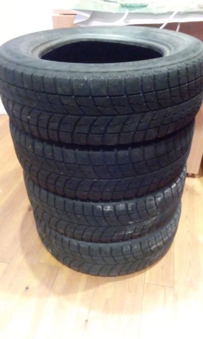 Лот: 8550031. Фото: 1. Шины Bridgestone зимние б/у. Шины