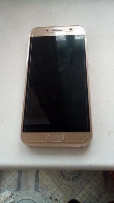 Лот: 16344492. Фото: 1. Samsung a5 2017. Смартфоны