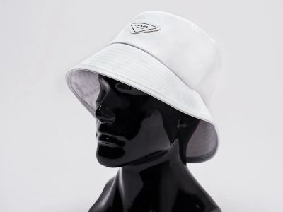 Лот: 20042983. Фото: 1. Панама Prada. Шарфы, платки