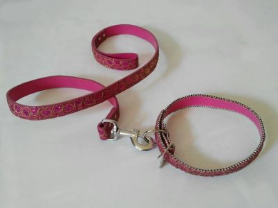 Лот: 12090263. Фото: 1. Ошейник для собаки розовый. Ошейники, одежда, конное снаряжение