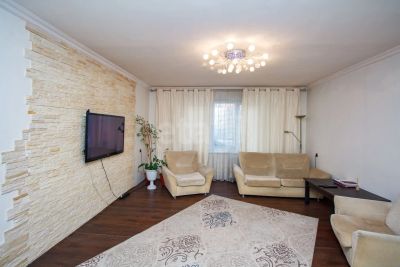Лот: 25344105. Фото: 1. 4-комн. квартира , Красноярск... Квартиры, студии