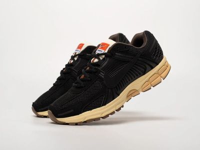 Лот: 24974081. Фото: 1. Кроссовки Nike Air Zoom Vomero... Кеды, кроссовки, слипоны