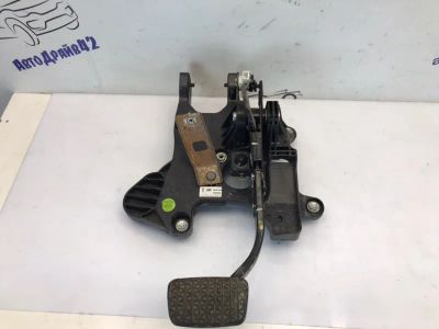 Лот: 21704662. Фото: 1. педаль тормоза Chevrolet Aveo... Двигатель и элементы двигателя