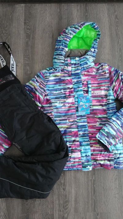 Лот: 10902487. Фото: 1. Новый горнолыжный костюм, размер... Зимняя спортивная одежда