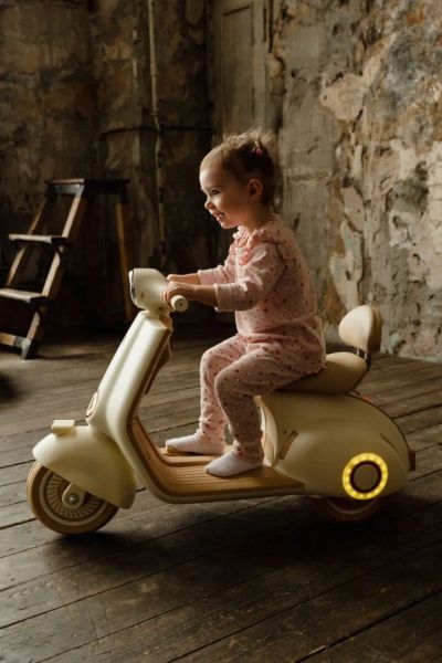 Лот: 24065081. Фото: 1. Детский электромобиль Vespa K444PX-A. Детские электромобили