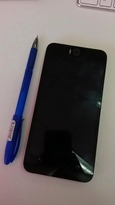 Лот: 9207352. Фото: 1. Смартфон Asus ZenFone Selfie ZD551KL... Смартфоны