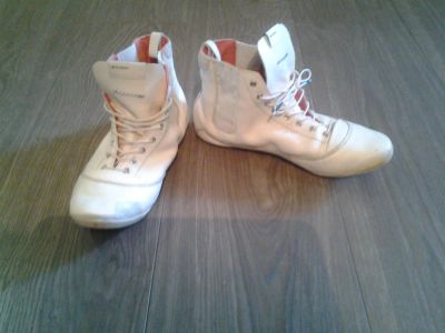 Лот: 5273362. Фото: 1. кожаные ботиночки adidas. Кеды, кроссовки, слипоны