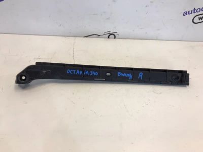 Лот: 21707945. Фото: 1. крепление бампера Skoda Octavia... Кузов