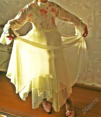 Лот: 1355925. Фото: 1. Очень красивое и видное платье... Платья, сарафаны