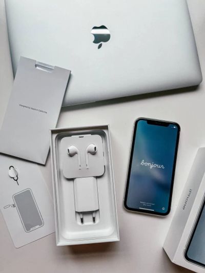 Лот: 19400619. Фото: 1. iPhone XR 128Gb. Смартфоны
