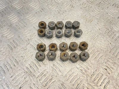 Лот: 25624649. Фото: 1. гайки колесные Toyota Camry XV40. Двигатель и элементы двигателя