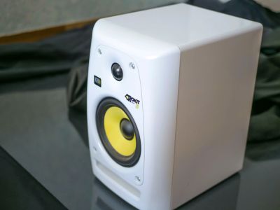 Лот: 12200176. Фото: 1. Студийные мониторы krk rockit... DJ-оборудование
