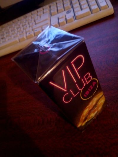 Лот: 12499916. Фото: 1. Oriflame Спрей для тела VIP Club... Женская парфюмерия