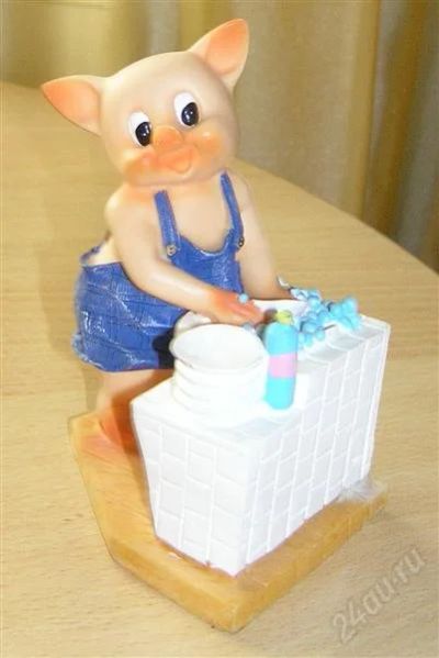 Лот: 1044478. Фото: 1. хрюша посудомойка. Фигурки, статуэтки