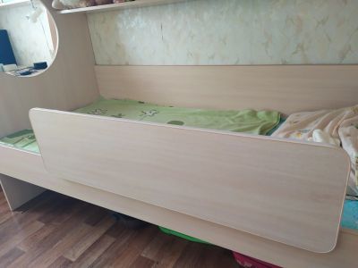 Лот: 16330807. Фото: 1. Бортик, барьер для кровати. Детские кровати и кроватки