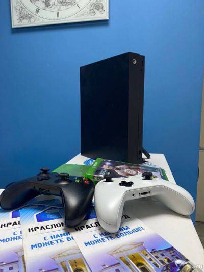 Лот: 17960492. Фото: 1. Xbox one X 1000gb + 2 джойстика. Игровые приставки, консоли