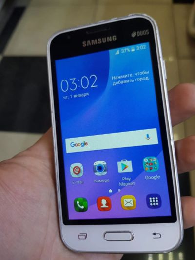 Лот: 11493972. Фото: 1. Samsung J1 mini 2016. Смартфоны