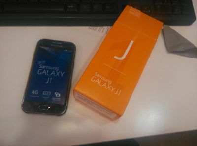 Лот: 6764130. Фото: 1. Samsung Galaxy J1 - на гарантии... Смартфоны