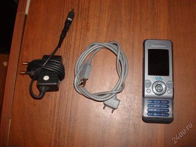 Лот: 2430775. Фото: 1. sony ericsson w580i неисправен... Кнопочные мобильные телефоны