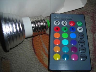 Лот: 6608192. Фото: 1. Лампа светодиодная RGB c пультом... Гирлянды, шарики, новогодние аксессуары
