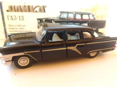 Лот: 20290056. Фото: 1. Модель ГАЗ-13 Чайка 1:43. Автомоделизм