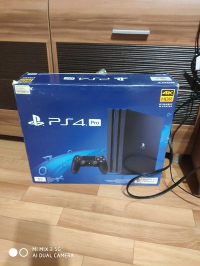 Лот: 17051872. Фото: 1. Игровая консоль Ps4 pro (Playstation... Игровые приставки, консоли
