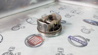 Лот: 24398453. Фото: 1. Поршень Mazda CX-9 CAY5 CAY1-02-200. Двигатель и элементы двигателя