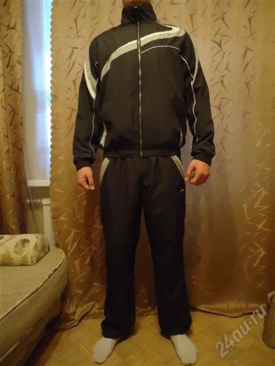 Лот: 1537123. Фото: 1. Мужской спортивный костюм фирмы... Другое (спортивная одежда)