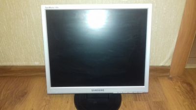 Лот: 14992442. Фото: 1. Монитор Samsung 720n. ЖК-мониторы