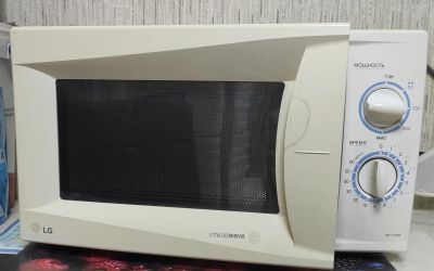 Лот: 25778293. Фото: 1. Микроволновая печь бу LG. Микроволновки, мини-печи