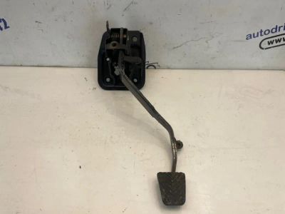 Лот: 24425363. Фото: 1. педаль сцепления Mitsubishi Lancer... Двигатель и элементы двигателя