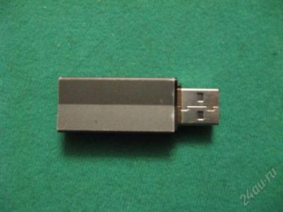 Лот: 861127. Фото: 1. флешка USB 8 Gb и со слотом для... USB-флеш карты