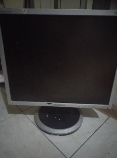 Лот: 19981933. Фото: 1. Монитор sync Master 940 с рубля. ЖК-мониторы