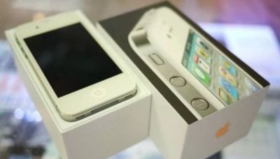 Лот: 6428042. Фото: 1. Продам iPhone 4 полный комплект... Смартфоны