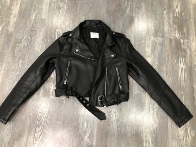 Лот: 16747400. Фото: 1. Косуха bershka. Верхняя одежда