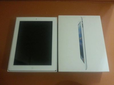 Лот: 6386716. Фото: 1. iPad 2 16 gb wi-fi White. Планшеты