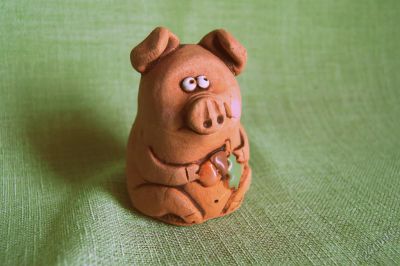 Лот: 5812141. Фото: 1. Керамическая свистулька "Хрю". Фигурки, статуэтки