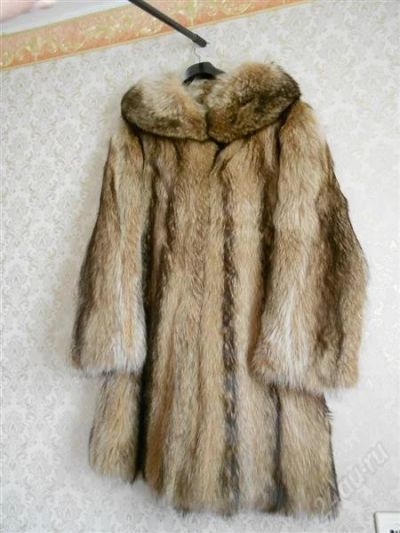 Лот: 1299655. Фото: 1. Шуба енотовая. Верхняя одежда